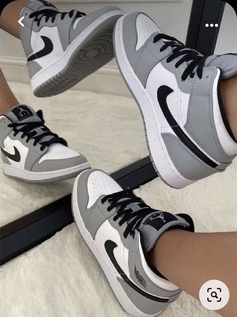 Kasut Pengantin, Nike Shoes Air Force, Trendy Shoes Sneakers, Nike Shoes Girls, Basket Style, Nike Fashion Shoes, Preppy Shoes, Jordan Shoes Girls, Jordan Shoes Retro