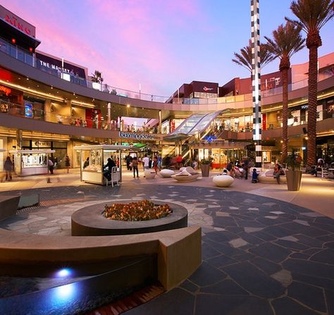 Santa Monica Place | LEED Gold Certified Open-Air Shopping Plaza | OMNIPLAN Shopping Mall Design, Gardening Services, Plaza Design, Grand Plaza, Street Mall, Strip Mall, Mall Design, Urban Fabric, Landscape Plans