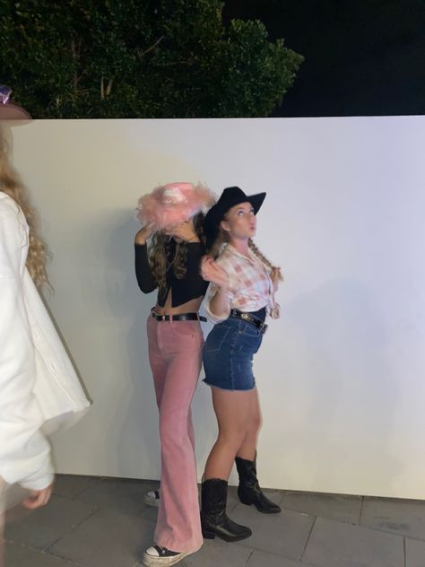 cowboy themed party costume aesthetic pink girls friends Cowboys And Angels, 21st Birthday, Costume Party, Pink Girl, Dream Life, Cowboy, Party Themes, Pink