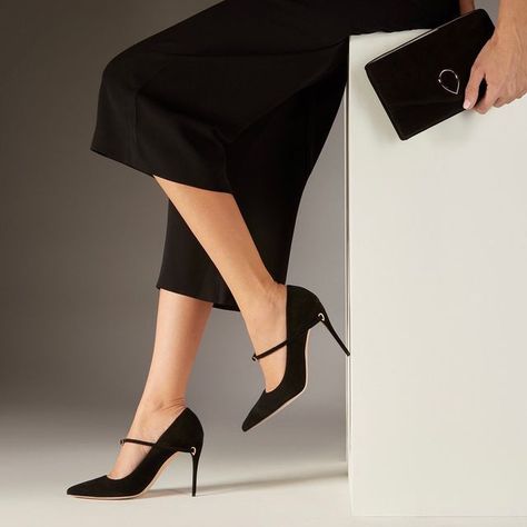 JENNIFER CHAMANDI on Instagram: "A flawless foundation to a sophisticated wardrobe, the iconic Lorenzo pumps are fitted with our signature removable strap so you can change up your look in an instant #jenniferchamandi" Jennifer Chamandi Shoes, Jennifer Chamandi, Change Up Your Look, Sophisticated Wardrobe, Flawless Foundation, Instagram A, High Heels, Foundation, Pumps