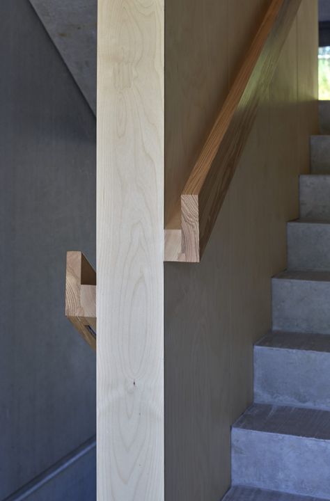 Diy Wood Handrails For Stairs, Unique Handrails For Stairs, Handrails For Narrow Stairs, Handrail Design For Stairs, Modern Staircase Handrail, Handrail For Narrow Staircase, Interior Handrail Ideas, Plywood Handrail, Floating Handrail