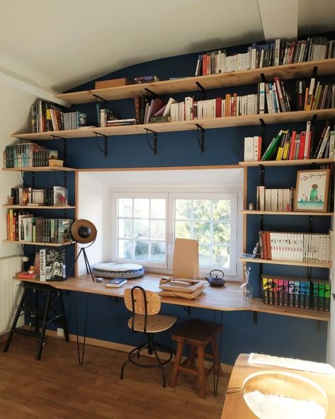 Art Room Shelving Ideas, Small Home Office Library Ideas, Desk With Bookshelves On Each Side, Whole House Paint Scheme, Landing Library, Small Home Offices, Home Library Design, Decorating Home, Home Decor Ideas Living Room