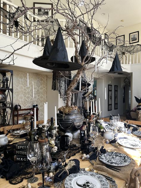 Spooky and Earthy Witch themed dinner Witches Theme Halloween Decor, Halloween Witches House Decorations, Witch Table Decorations, Halloween Formal Dining Table, Haunted Dinner Party Decor, Spooky Brunch Decor, Witch Aesthetic Party, Halloween Witch Theme Decorations, Halloween Luxury Picnic