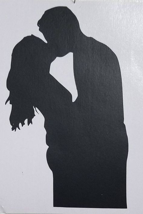 Wall Pepar, A Couple Kissing, Designed Background, Carpet Ideas 2023, Romantic Poses, Painting Romantic, Shadow Painting, Shadow Drawing, Silhouette Drawing