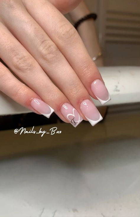 Cute Nails Short French Tip, Nails For Initials, French Tip Acrylics With Initial, Nails With B Initials Acrylic, Pink Nail Designs With Initials, Pink Nail With Initial, Square Acrylic Nails Initial, Cute Acrylic Nails With Initials, Frenchies With Initial Nails