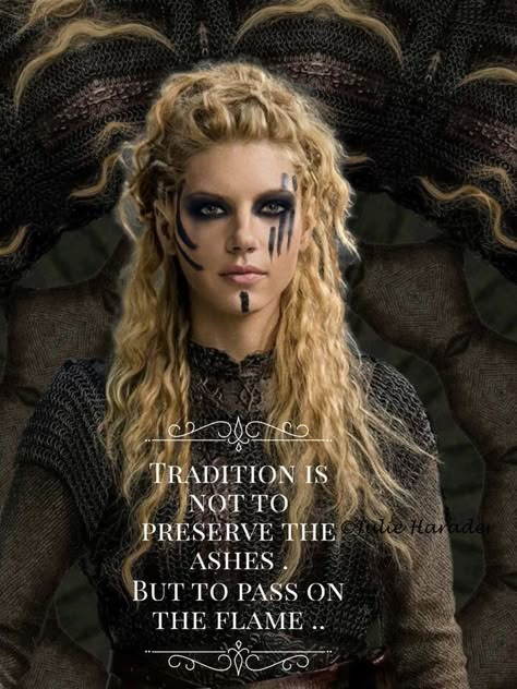 Lagertha Face Paint, Lagertha Lothbrok Costume, Scottish Warrior Makeup, Viking Fairy Makeup, Lagertha Makeup Vikings, Womens Viking Warrior Makeup, Viking Shield Maiden Makeup, Viking Bride Makeup, Viking Goddess Costume