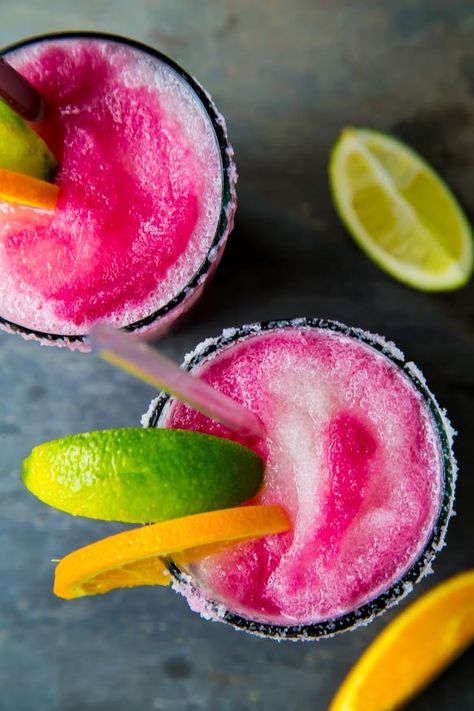 Sangria Swirl Margaritas | dessertfortwo.com Sangria Margarita Recipe, Wine Margarita, Frozen Sangria, Classic Margarita Recipe, Creamy Cocktails, Jalapeno Margarita, Frozen Margaritas, Dessert For Two, Frozen Cocktails