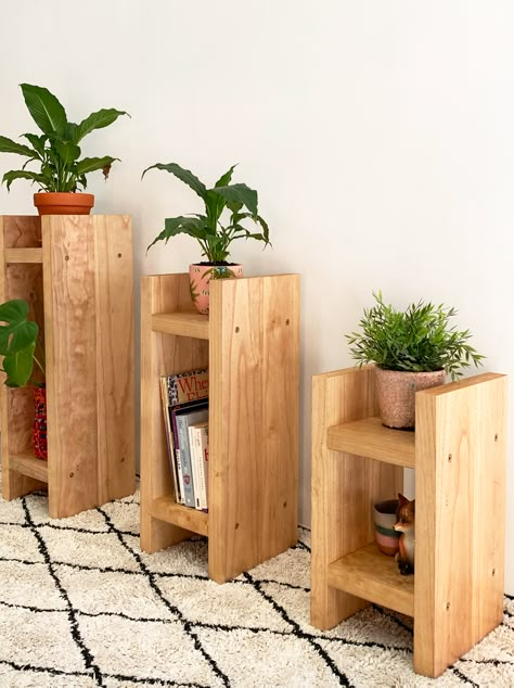 Diy Wood Shelf, Diy Wooden Projects, Wood Shop Projects, Scrap Wood Projects, Plant Decor Indoor, Wood Furniture Diy, Wooden Planters, Diy Home Furniture, Wooden Projects