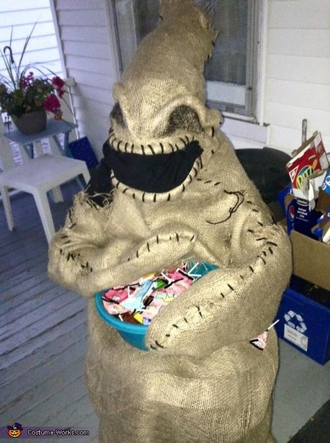 Oogie Boogie - 2015 Halloween Costume Contest via @costume_works Diy Oogie Boogie Costume, Diy Oogie Boogie, Jack Skelton, Oogie Boogie Costume, Costume Last Minute, Last Minute Costume Ideas, Nightmare Before Christmas Costume, Mens Halloween, Beetlejuice Halloween