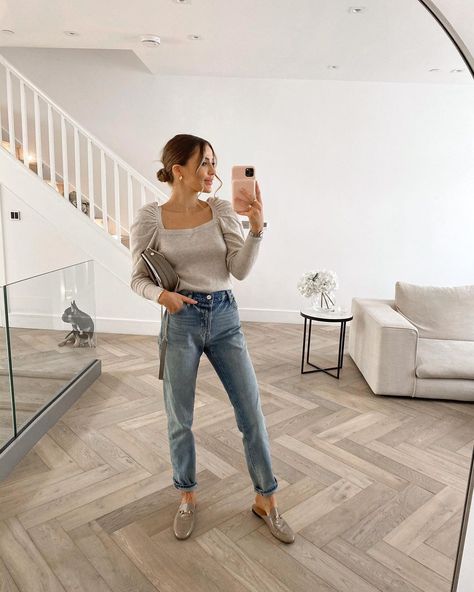 NADIA ANYA ⚡️ on Instagram: “Working on my Spring wardrobe brings me joy 👏🏼 love the fit of these @frame jeans, such an easy style 🙌🏼 shop full look on my stories, use…” Nadia Anya Style, Nadia Anya, Frame Jeans, Easy Style, Full Look, Spring Wardrobe, Look On, Simple Style, Mom Jeans