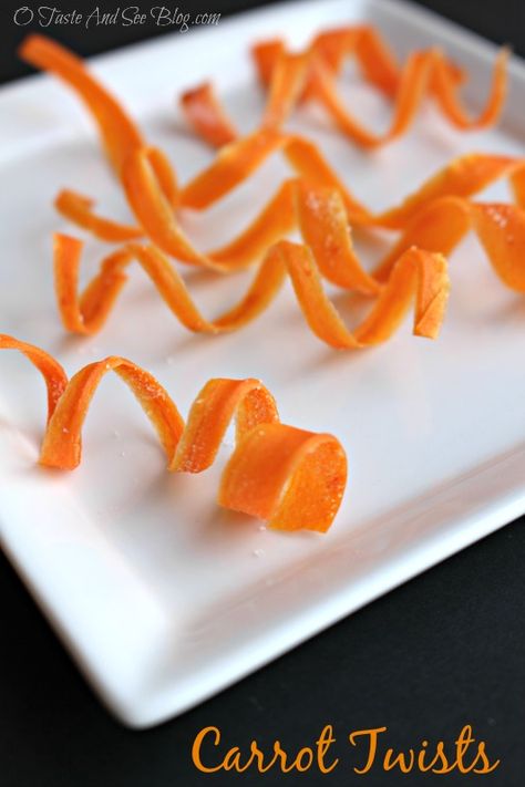 Candied Carrot Twists from Southern Living Magazine. Easy and delicious was to make a beautiful garnish for carrot cake or hors d'oeurve tray. Carrot Cake With Candied Carrots, Gourmet Carrot Cake, Carrot Cakes Decoration, Beautiful Carrot Cake, Fancy Carrot Cake Decoration, Fancy Carrot Cake, Carrot Decorations, Carrot Candy, Carrot Cake Decoration