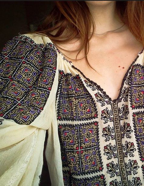 Ukrainian embroidery! Romanian Embroidery, Ukrainian Wedding, Ukrainian Clothing, Bohol, Folk Embroidery, Folk Fashion, Embroidered Clothes, Folk Costume, Embroidered Shirt