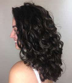 Cut For Curly Hair, U Cut, Blonde Balayage Highlights, Layered Curly Hair, Curly Hair Photos, Medium Curly, Naturally Curly Hair, Blonde Curly Hair, Curly Hair With Bangs