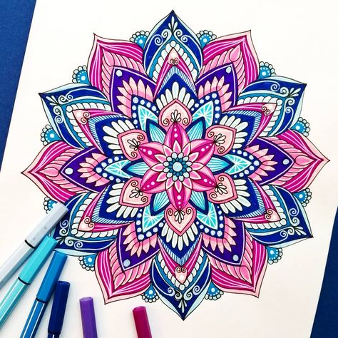 47 premium colours including neon and pastel promise endless creativity - no wonder that the STABILO Pen 68 perfectly matches the latest trends in bullet journaling, sketch notes and hand lettering. But fans of mandalas as well as friends of painting and drawing are also enthusiastic about the versatility of this high-quality Pen.  Artist: www.instagram.com/nilana_art/  #mandala #mandalalove #stabilo #felt pen #colourful #colourful #details #art #creative #creativity #fanart Mandala Doodle, Mandala Wallpaper, Mandala Art Therapy, Beautiful Mandala, Pen Art Drawings, Mandala Design Pattern, Mandala Art Lesson, Mandala Artwork, Zentangle Drawings