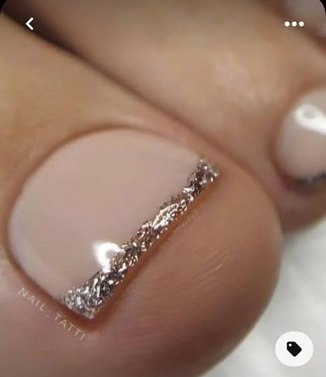 Gold Glitter Pedicure Toenails, Elegant Pedicure Toenails, Pedicure Ideas Wedding, Champagne Toe Nails, Bridal Toes Nails Brides, Glitter Pedicure Toenails, Nude Toe Nail Designs, Glitter French Pedicure, Classy Toe Nails