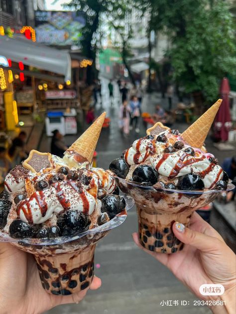 Boba Desserts, Cookie Cone, Boba Ice Cream, Soft Serve Ice Cream Recipes, Thai Ice Cream, Nyc Ice Cream, Snow Maker, Fancy Ice Cream, Biscuit Dessert