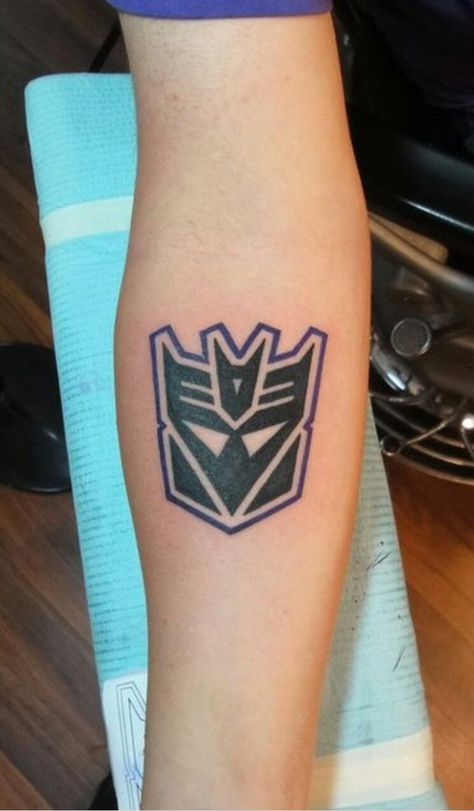 Layla is a beautiful human girl who is in the same class as Jack, Mik… #fanfiction #Fanfiction #amreading #books #wattpad Decepticons Tattoo, Decepticon Tattoo, Decepticon Symbol, Robot Tattoo, Army Tattoos, Cool Tattoo Drawings, Comic Tattoo, Symbol Tattoo, Tattoo Project