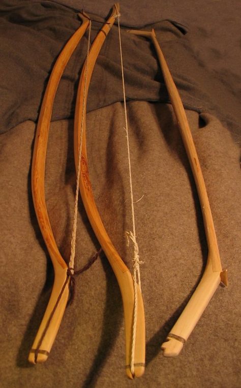 Finno-ugric compound bows Horse Bow, Archery Tips, Camping Gear Survival, Recurve Bows, Primitive Technology, Primitive Survival, Traditional Bow, Archery Bows, Archery Bow