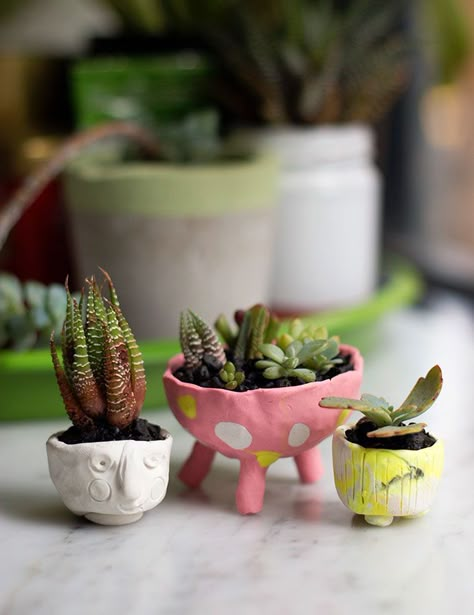 DIY Polymer Clay Mini Succulent Planters - Perfect for kids to make and display in a doll house, to make as gifts or for school craft fairs. mypoppet.com.au Diy Polymer Clay, Clay Crafts For Kids, Succulent Planters, Astuces Diy, School Craft, Tanah Liat, Keramik Design, Mini Succulents, Polymer Crafts