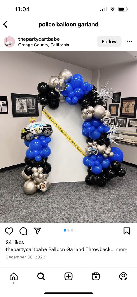 Chp Graduation Party Ideas, Police Man Birthday Party Ideas, Deputy Graduation Party, Police Party Food Ideas, Cop Party Ideas, Police Officer Themed Party, Police Balloon Arch, Police Centerpieces, Retirement Party For Police Officer