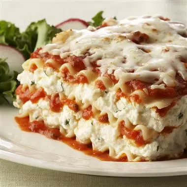 Cheese Lasagna Recipe, Meaty Lasagna, Lasagna Recipe With Ricotta, Easy Lasagna Recipe, Cheese Lasagna, Classic Lasagna, Lasagna Recipe, Deep Dish, Yummy In My Tummy