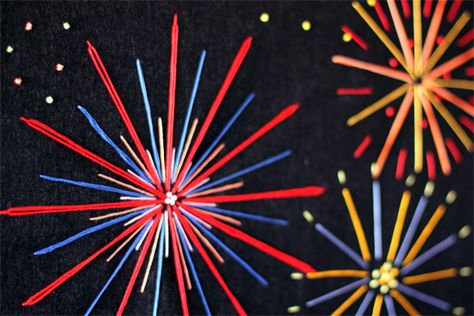 Diy Fireworks, Indoor Fireworks, Door Bulletin Boards, Fireworks Art, Christmas Bulletin Board, Gift Embroidery, Christmas Bulletin, Bonfire Night, Chalkboard Ideas