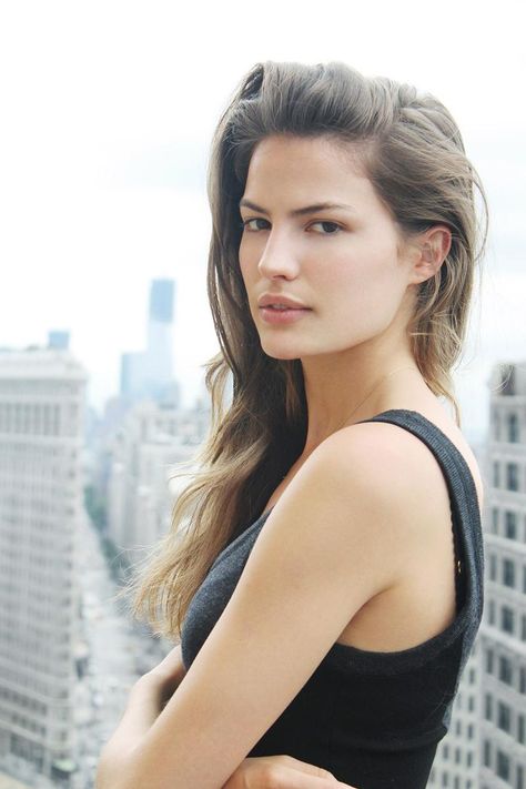 Cameron Russell; not just very pretty but also honest about what it's like to be model. Tedtalks Sara Cameron, Cameron Russell, Model Profile, Pretty Faces, Profile Photos, Hollywood Celebrities, Living Life, Beauty Inspiration, Cambridge