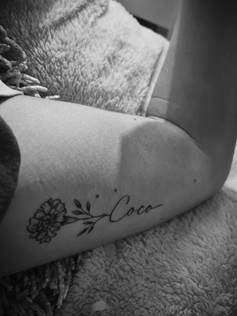 Name With Flower Tattoo, Flower Tattoo On Arm, Best Flower Tattoos, Name Flower Tattoo, Carnation Flower Tattoo, Red Flower Tattoos, Tattoo On Arm, Med Tech, Marigold Flower