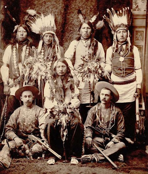 Wild Bill Hickok, Leavenworth Kansas, Wild West Show, Native American Men, Native American Pictures, Wilde Westen, Native American Photos, American Men, First Peoples