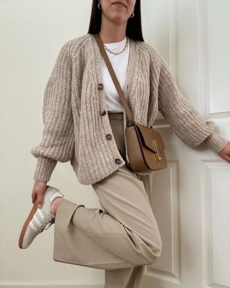 Casual Neutral Outfits, Cardigan Outfit, Simple Fall Outfits, Outfit Primavera, Causual Outfits, Cute Comfy, Cute Comfy Outfits, Winter Outfits For Work, Casual Work Outfits