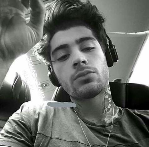 Zayn Malik Icons, Zany Malik, Zayn Malik Style, Gambar One Direction, Zayn Malik Photos, Zayn Malik Pics, Teenage Life, Harry Styles Live, One Direction Photos