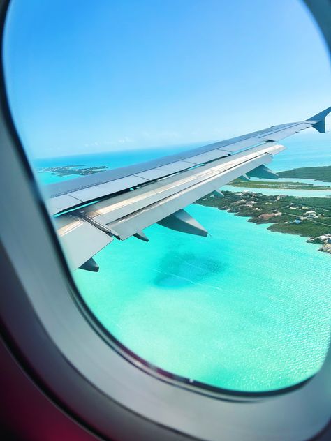 Bahamas Hotel, Bahamas Aesthetic, Bahamas Hotels, Bahamas Trip, Plane Trip, Plane Photos, Beach Girl Aesthetic, Bahamas Travel, Vacation Mood