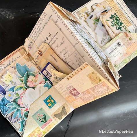 Ephemera Storage, Paper Pocket, Diy Journal Books, Art Journal Techniques, Vintage Postage Stamps, Manama, File Folders, Vintage Junk Journal, Diy Journal