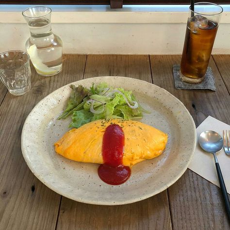 Omurice Aesthetic, Tempura Recipe, Food Photography Dessert, Golden Pothos, Breakfast Menu, Food Goals, Japan Food, Breakfast Time, Breakfast For Kids