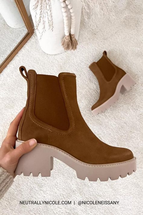 Spring Boots 2023, Trendy Womens Shoes 2023, Fall Shoe Inspo 2024, Brown Boots Ankle, Winter Shoes For Women 2023, Winter High-top Brown Heeled Boots, Trendy Brown Ankle Heeled Boots, Trendy Brown Winter Platform Boots, Trending Shoes 2023