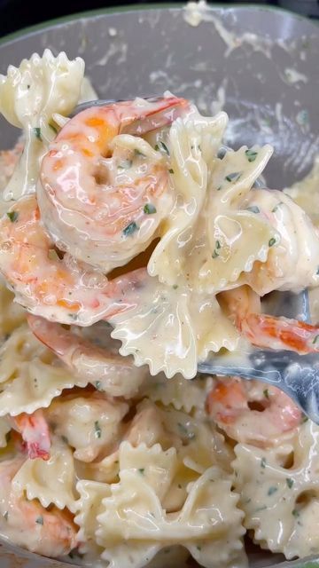 Shrimp Bow Tie Pasta, Shrimp Bow Tie Pasta Recipes, Seafood Shells, Shrimp Alfredo Pasta Recipes, Bow Tie Pasta Recipe, Creamy Garlic Shrimp, Easy Shrimp Pasta, Ribbon Pasta, Garlic Parmesan Shrimp