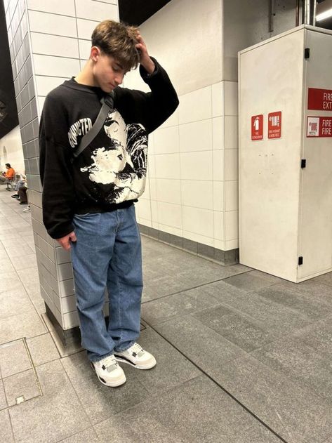 Jordan 4 Style Outfits, Jordan 4 Men Outfit, J4 Outfit Men, Boys Y2k Outfits, Jordan 4 Streetwear Outfits, Jordan 2 Outfit Men, Jordan 3 Outfits For Men, How To Style Jordan 4, J4 Outfit