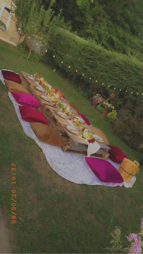 Lawn Birthday Decorations, Lawn Party Decorations, Birthday Plans, 20th Birthday Party, Fall Picnic, Backyard Birthday, Lawn Party, Picnic Decorations, Outdoor Birthday