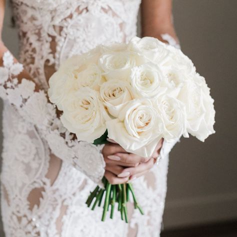 Single Stem White Rose Wedding, Bride With White Bouquet, White Spray Rose Bouquet, Bridal Bouquet Roses, White Rose Bouquet Wedding, Ivory Rose Bouquet, Classic Wedding Flowers, Rose Color Meanings, White Rose Bridal Bouquet