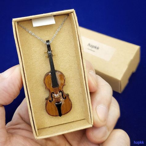 Violin Photography, Violin Art, Violin Design, Instruments Art, Cello Music, Violin Music, Jewelry Cute, Music Jewelry, Designer Products