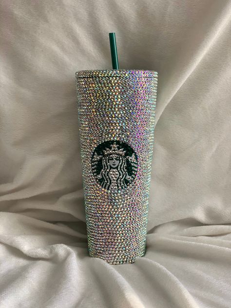 Copo Starbucks, Plastic Cup With Straw, Starbucks Cup Design, Starbucks Cup Art, Starbucks Design, Covington Ga, Starbucks Coffee Cup, Starbucks Diy, Rhinestone Cups