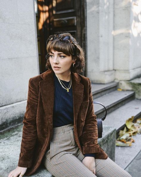 831c2f88a604a07ca94314b56a4921b8desc42456613ri Brown Blazer Outfit, Brown Blazer, Retro Mode, Outfits Winter, Brown Jacket, Mode Inspo, Looks Chic, Plaid Pants, Blazer Outfits