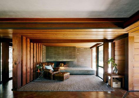 A Rustic House with a Modernist Touch in California by Jorgensen Design.⠀ "The first word that sprang to mind when we stumbled upon this… Contemporary Home Design, Cozy Sitting Area, Modern Homes For Sale, Modernist House, Midcentury Home, Mid Century Living Room, Mid Century Architecture, Rustic Contemporary, Contemporary House Design