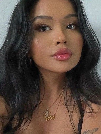 Asian Dark Skin Makeup, Soft Makeup Look Brown Skin, Aesthetic No Makeup Look, Soft Abg Makeup, Elegant Makeup Asian, Refreshing And Airy Makeup, Quince Natural Makeup Looks, Soft Ethereal Aesthetic Makeup, Makeup Looks For Morena