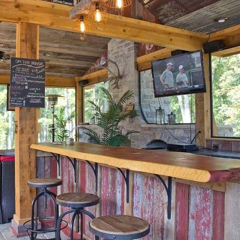 Rustic Outdoor Bar, Outdoor Bar And Grill, Outdoor Bar Ideas, Bar En Plein Air, Rustic Outdoor Decor, Porch Bar, Bar Exterior, Rustic Patio, Outside Bars