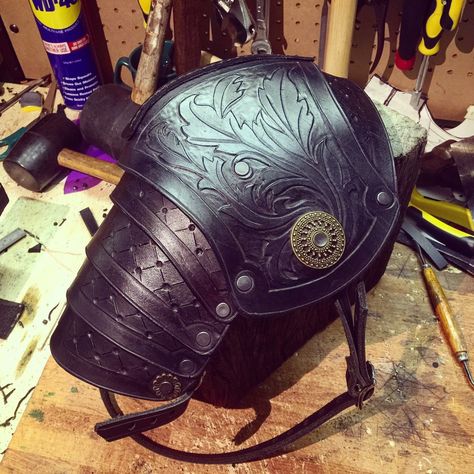 Leather pauldron with embossing Leather Pauldron, Sca Armor, Leather Armour, Foam Armor, Viking Armor, Costume Armour, Armor Clothing, Cosplay Armor, Shoulder Armor