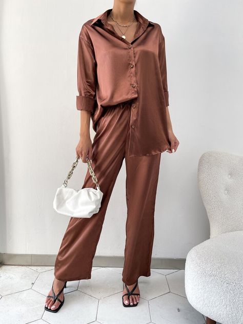 Satin Two Piece Outfit Pants, Two Piece Outfits Pants Classy Silk, Silk Pants Outfit Classy, Silk Two Piece Outfit Pants, Silk Set Outfit, Satin Set Outfit, Satin 2 Piece Outfit, Silk Two Piece Outfit, Two Piece Outfits Pants Classy