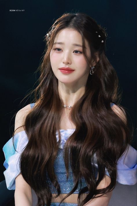 Bridesmaid Hair Inspo, Korean Princess, Angel Core, Hair Style Korea, Kpop Hair, Ive Wonyoung, Female Idols, Long Brown Hair, Princess Hairstyles