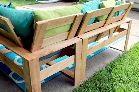 Diy Backyard Furniture, Patio Sectional Diy, Diy Outdoor Sectional, Outdoor Sofa Diy, Used Outdoor Furniture, Outdoor Sectional Furniture, Corner Piece, Gray House, Photo Tag