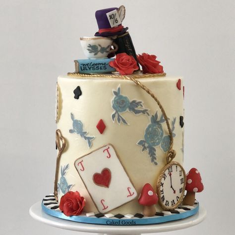 Alice In Wonderland Birthday Party Cake, Mad Hatter Wedding Cake, Queen Of Hearts Birthday Cake, Vintage Alice In Wonderland Cake, Alice In Wonderland Themed Cake, Mad Hatter Birthday Cake, Mad Hatter Cake Ideas, Mad Hatter Tea Party Cake, Alice In Wonderland Cake Simple